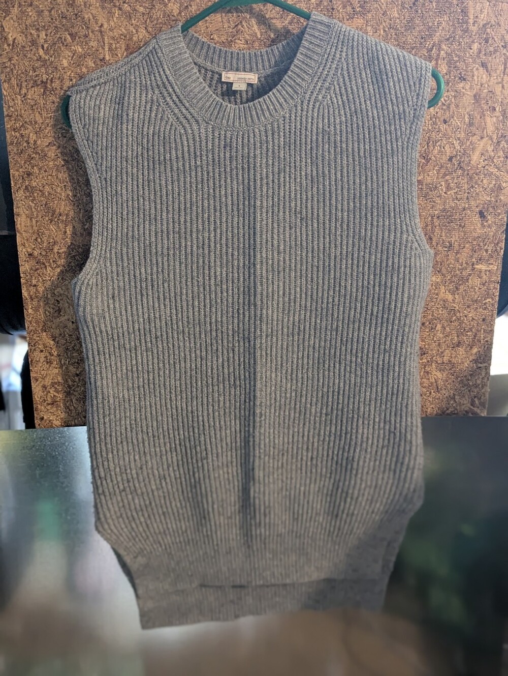 GAP Ribbed Sleeveless Crew Neck Sweater Vest - Gray